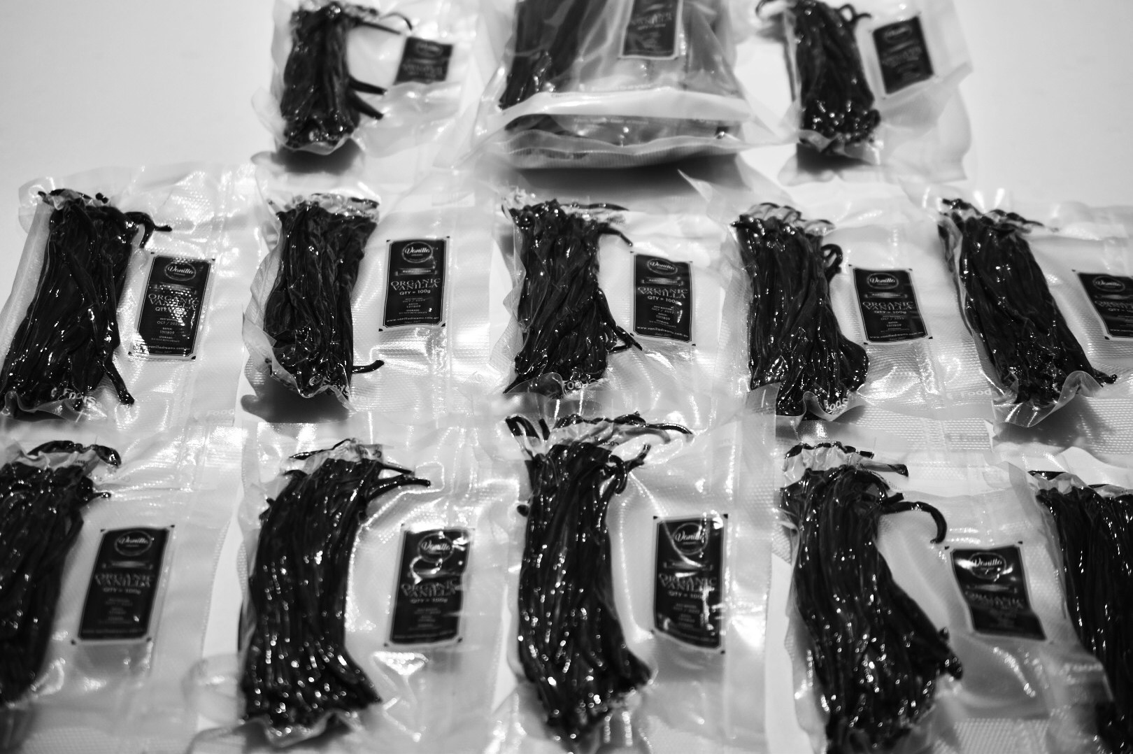 Vanilla Beans Grade A 100g Vacuum Sealed (Organic)